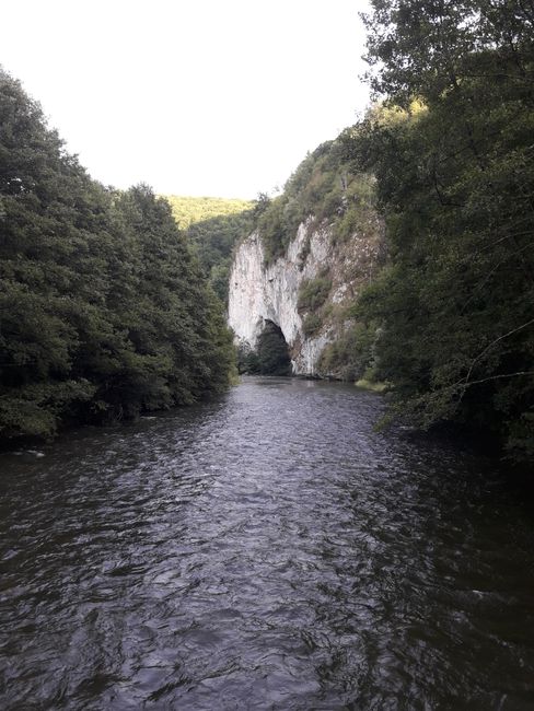 view from the suspension bridge towards Peştera Moanei