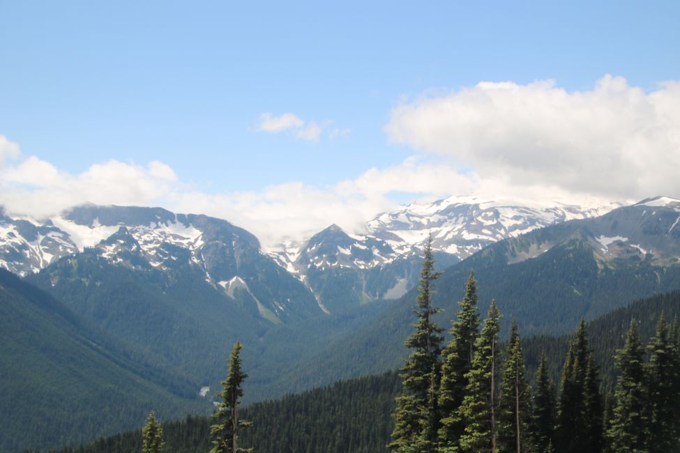 Pamsewu kachiwiri - The Needle ku Seattle ndi Mount Rainier ku Washington