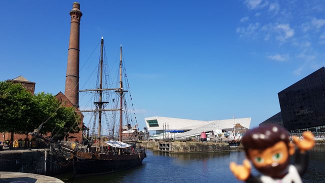 Die Zebu, ein Segelschiff zum begehen :-D (im Hintergrund das Museum of Liverpool)
