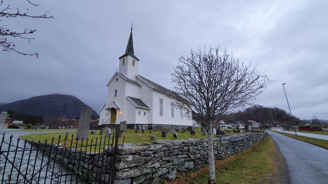 Die Kirche Askvolls oder: eine typisch norwegische Kirche