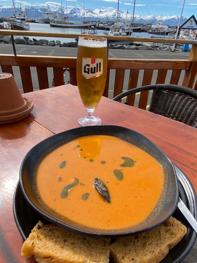 ..... leckere Fischsuppe, die mit der vom Fisch Witte im München allemal mithalten kann.