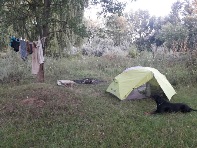 camp along the Dniester