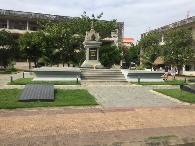 Denkmal für Opfer in Tuol Slang Gefängnis