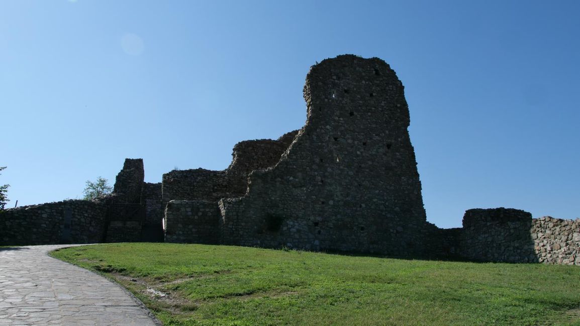 Überreste der Burg Theben