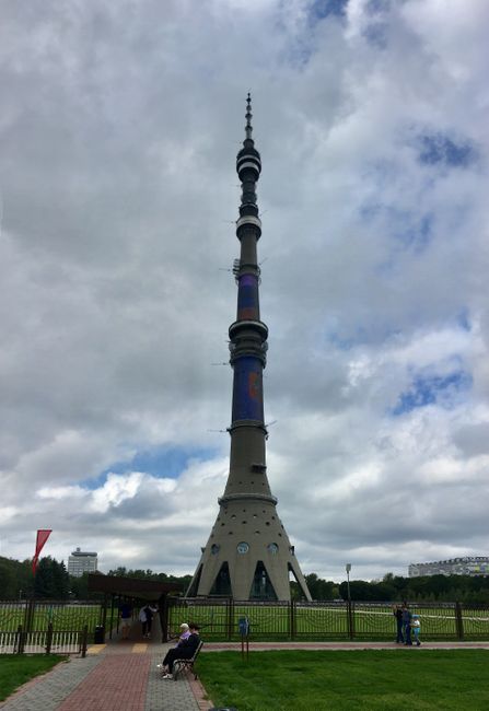 The TV tower with an observation deck at 337 m altitude.
