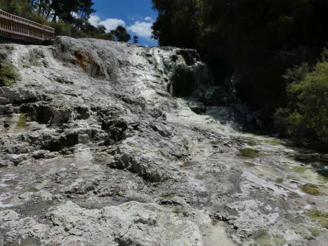 Ende der Primrose Terrace mit einem kleinen Wasserfall