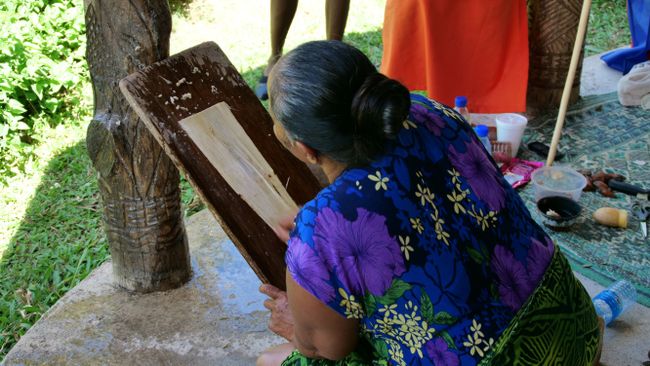 Apia - Cultural Village - Papermaking