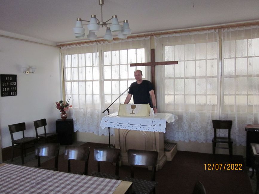 Der Pfarrer in der Winterkirche