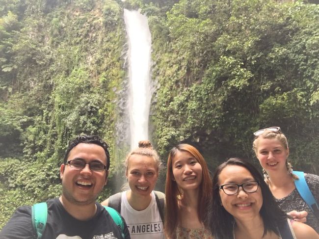 Unsere Freunde aus Panama am La Fortuna Wasserfall