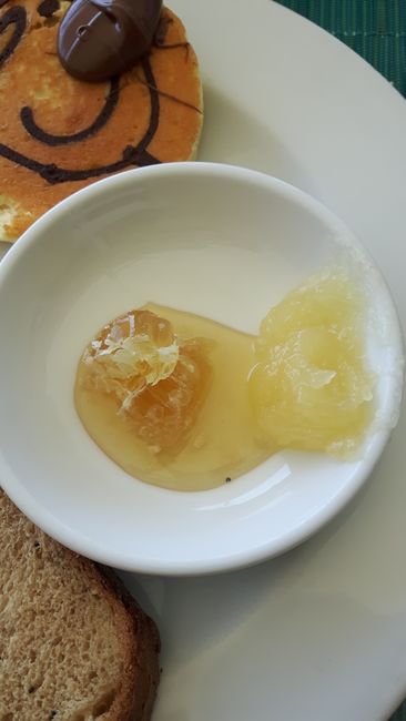 Pina Colada Marmelade und Honig von der Wabe