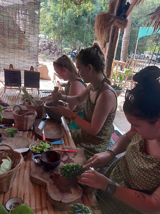 Songkran र थाई खाना पकाउने कक्षा