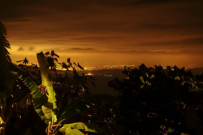 Die Aussicht bei Nacht von unserer Hütte. Da kann man Bucaramanga schon besser erkennen.