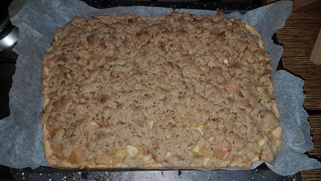 14th May 2019: I thought I'd try my hand at making an apple pie. It turned out to be very good :).