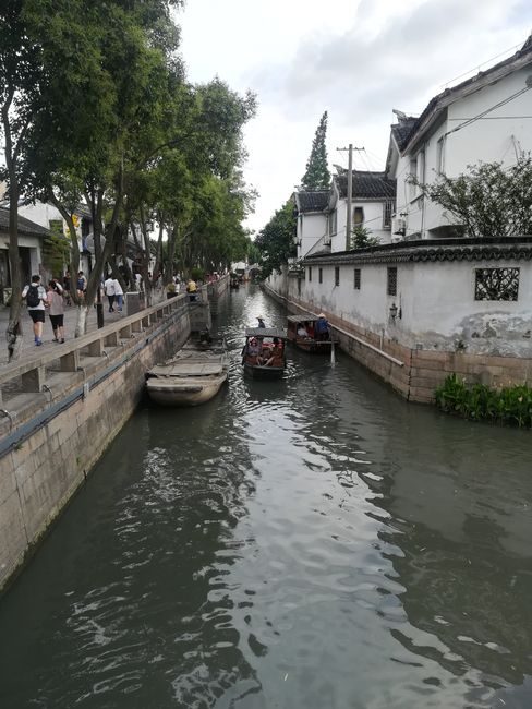 Nice canal in Pinjan Lu 