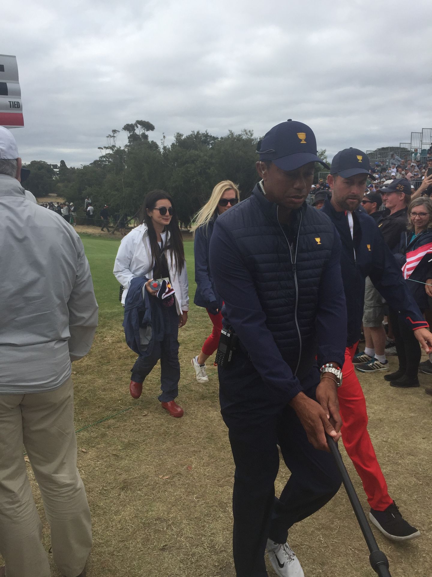 Tiger Woods, qui me regarde avec un grand sourire, enfin presque