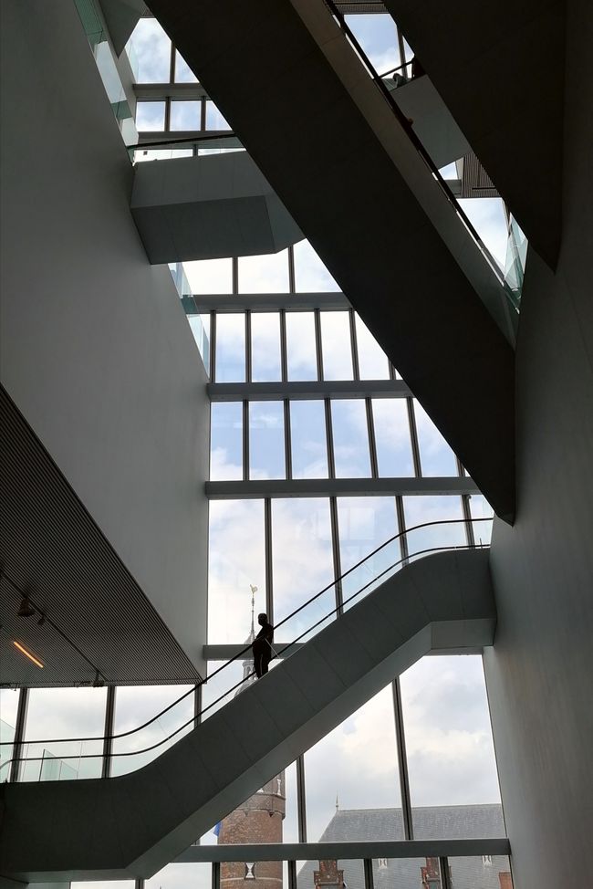 Im 'Forum' #publiclibrary #architecture #escalators