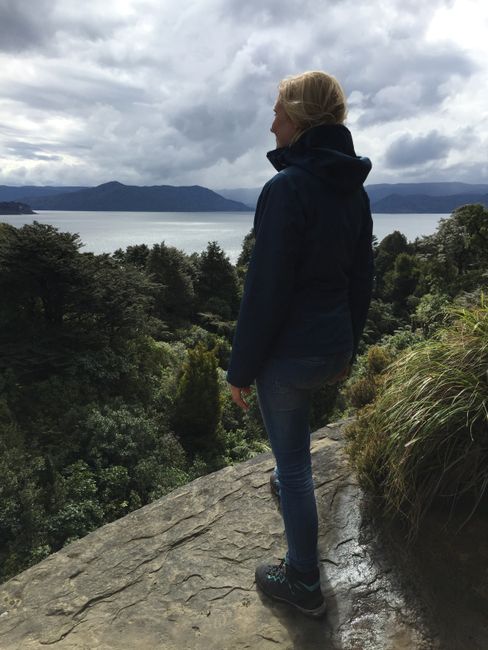 Über Stock und Stein am Lake Waikaremoana