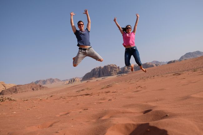 Die Wüstenlandschaft im Wadi Rum ist spektakulär, man bekommt aber sehr schnell heisse Füsse